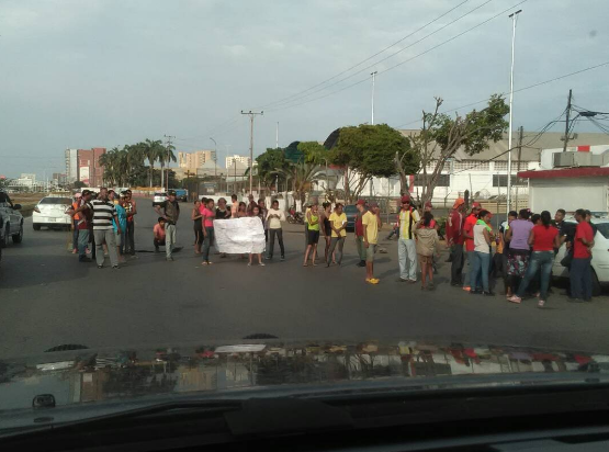 Anzoátegui continúa protestas por falta de comida #30Dic