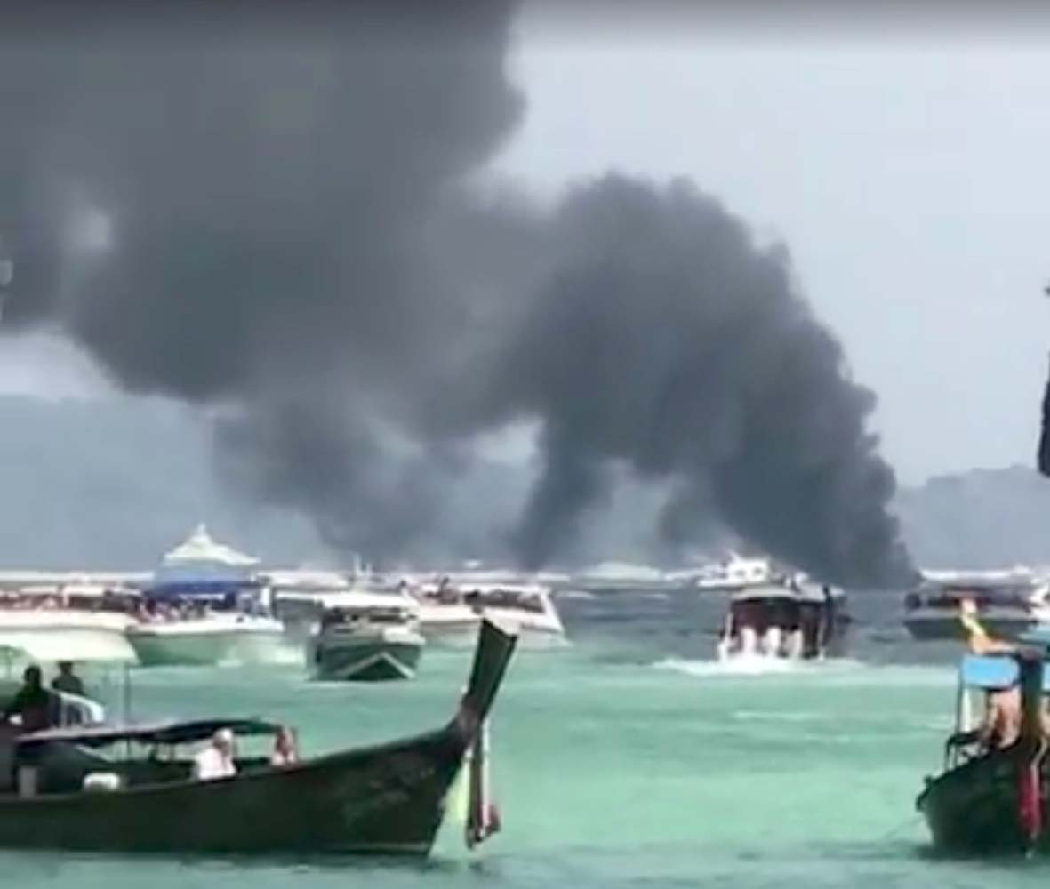 Una lancha rápida con turistas explotó frente a una isla en Tailandia (fotos)