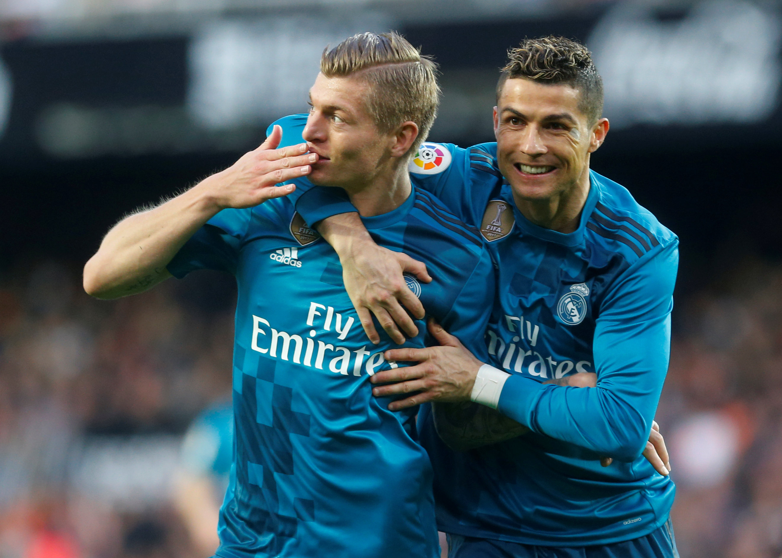 El Real Madrid recupera la sonrisa con goleada al Valencia en Mestalla