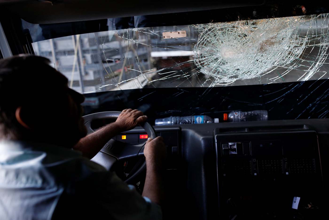 Mad Max en Venezuela: Camioneros enfrentan saqueos y asesinatos en carreteras sin ley (FOTOS)