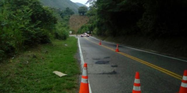 Se logró ubicar debajo del puente una caja negra que contenía 30 kilos de pentonita y que habría sido instalada por los subversivos. Foto: Tomada de Facebook Noti Cúcuta