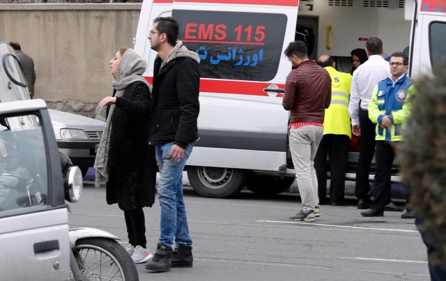 ABD05. Tehran (Iran (islamic Republic Of)), 18/02/2018.- Relatives of passengers of an Iran Aseman Airline flight react while gathering around a mosque at the Mehr-Abad airport in Tehran, Iran, 18 February 2018. Media reported that a plane of Aseman Air crashed with around 60 passengers near Semirom, around the city of Isfahan. Reportedly all passengers are feared dead when the plane crashed in a mountainous region on its way from Tehran to Yassuj in South western Iran. (Teherán) EFE/EPA/ABEDIN TAHERKENAREH