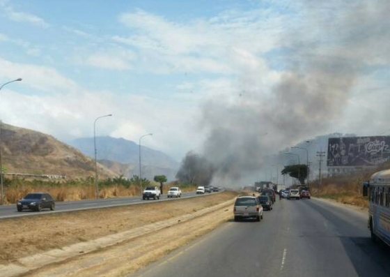 Foto: Incendio en la ARC / Bomberos Guacara