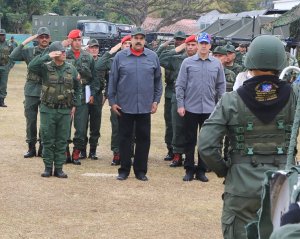 Maduro dice que “acata” decisión del CNE sobre mega-elecciones