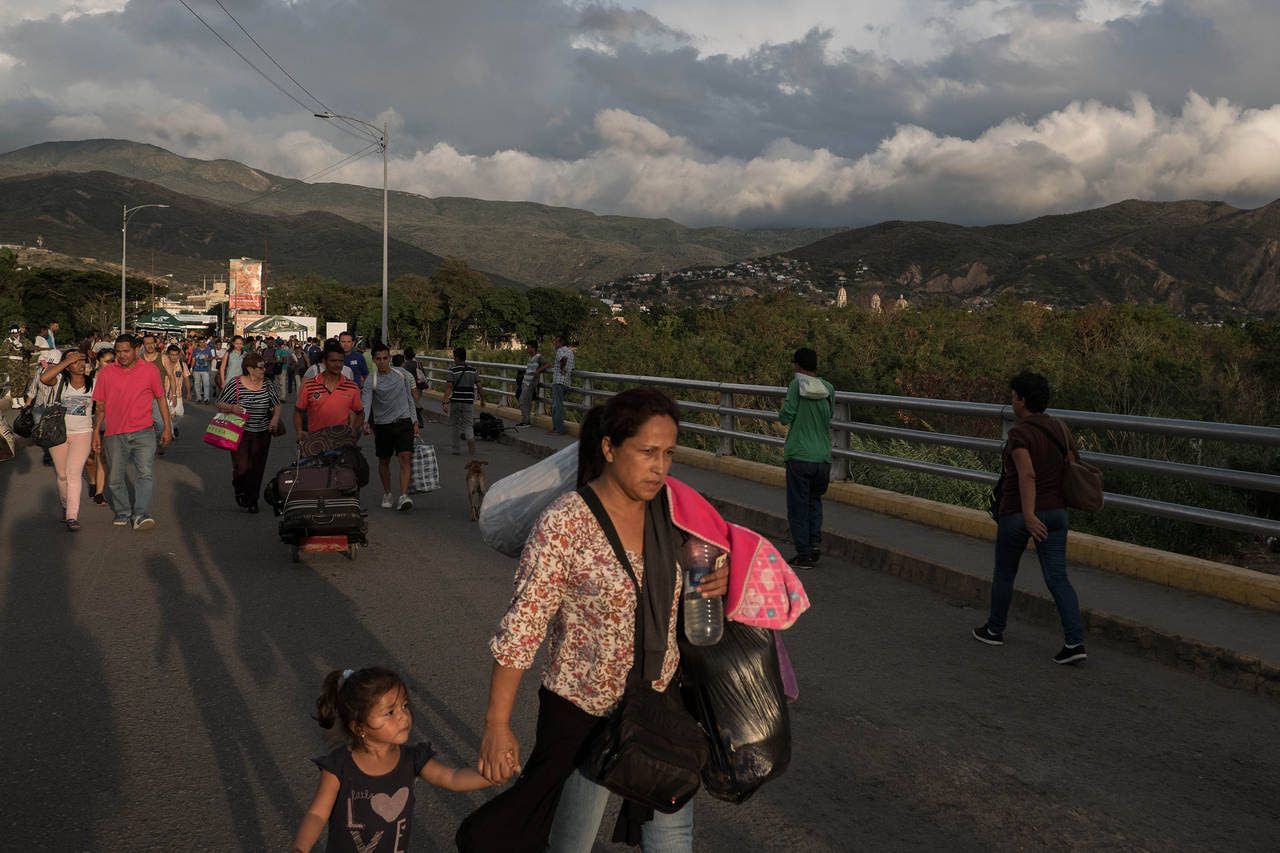 Corazones rotos y familias separadas: Los estragos de la crisis venezolana