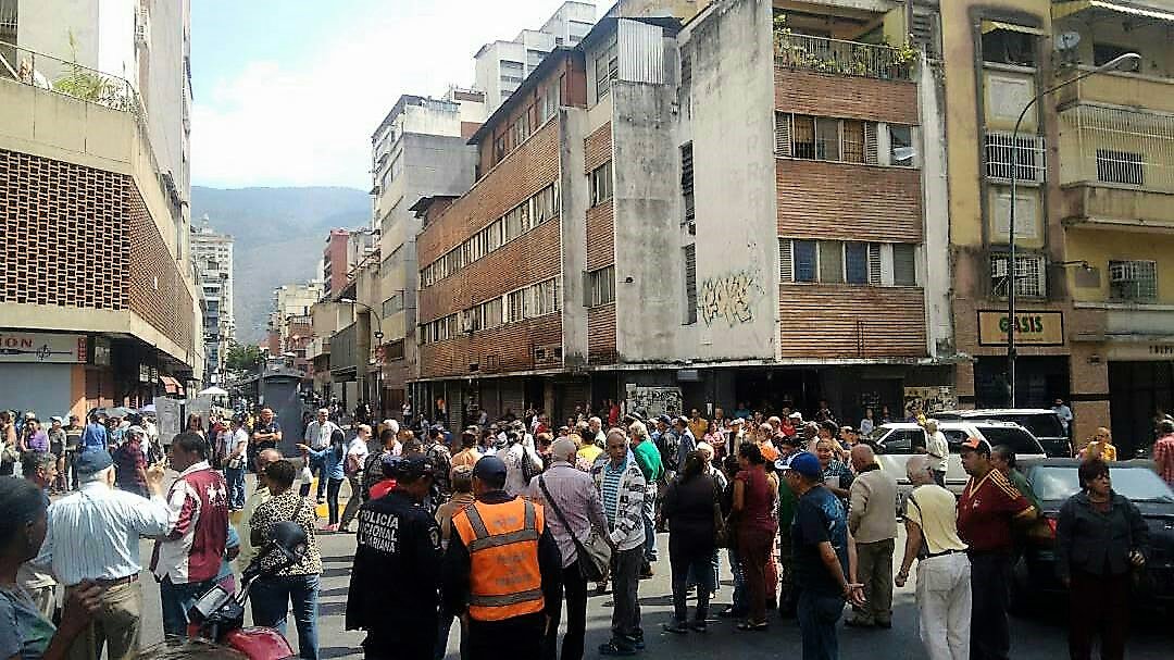 Pensionados protestaron en La Candelaria este #21Mar (Fotos y video)