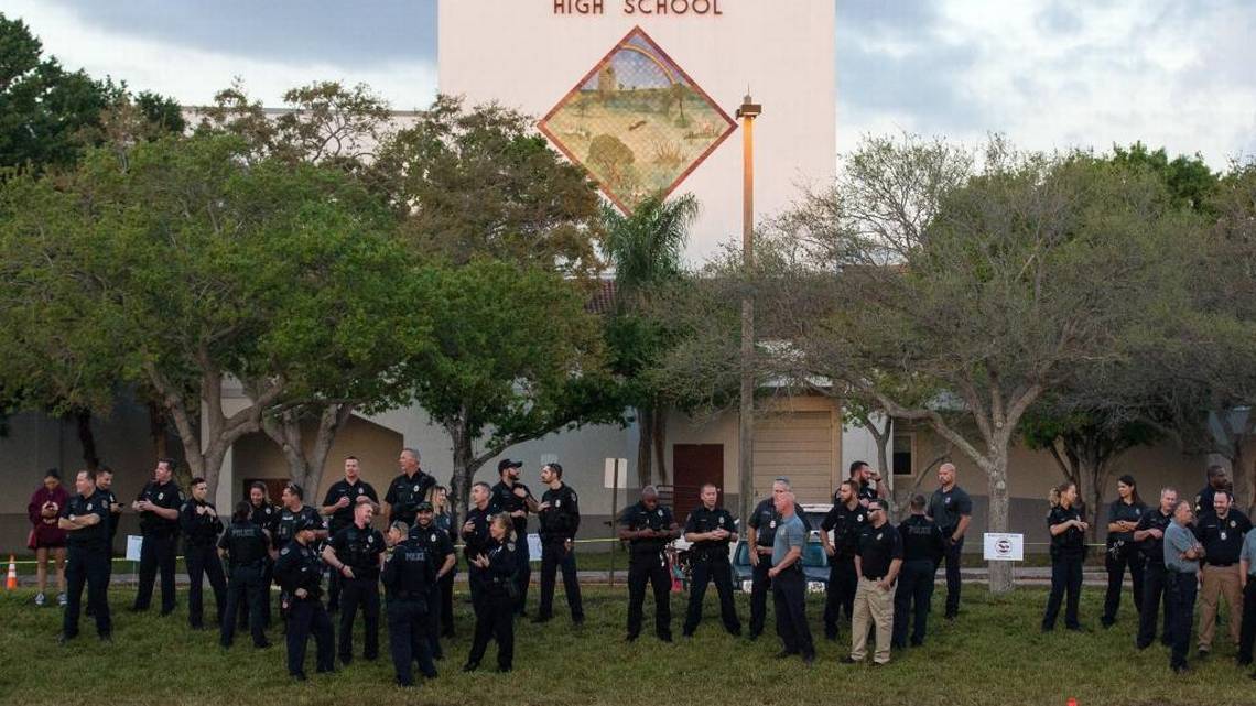 Venezolano baleado en masacre de Parkland planea demandar a autoridades del Condado