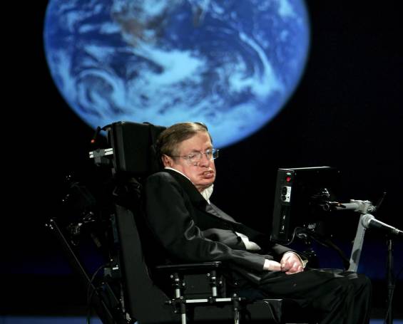 Suspenden a la enfermera de Stephen Hawking por desatender al científico