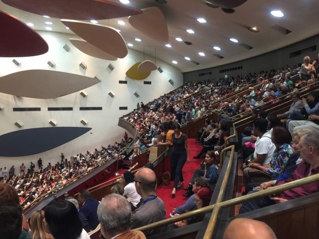 Venezuela no se rinde, asamblea desde la UCV