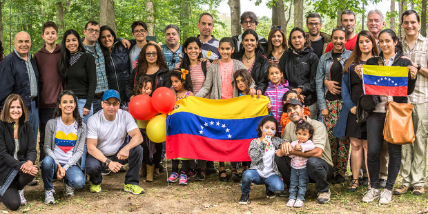 La actual crisis que atraviesa el país suramericano empuja a que los talentos abandonen el país para buscar nuevas perspectivas de vida (Foto extraída de Aleteia)