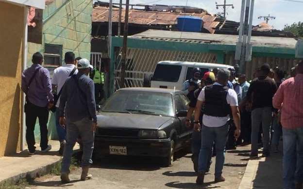 Las comisiones policiales acordonaron las adyacencias de la casa. (Foto: Archivo) 