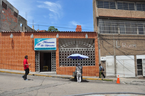 Los gastos fúnebres con todo incluido pueden variar dependiendo de la capilla y el cementerio donde deseen enterrar al difunto (Foto extraída de La Verdad de Vargas)