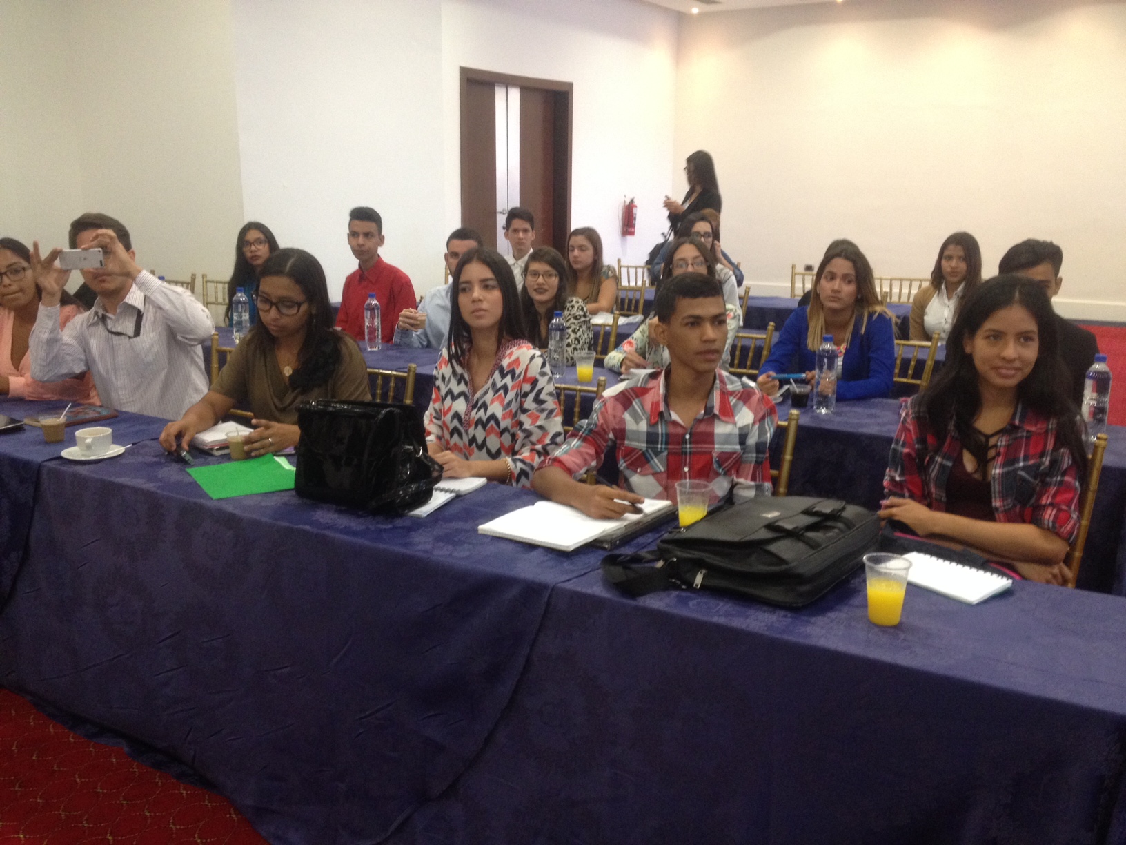 Taller del CNP Carabobo mostró la realidad del Reporterismo en TV