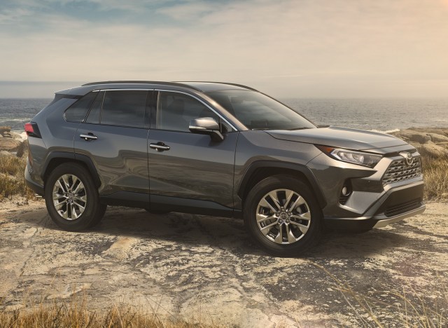 Toyota-RAV4-2019 (15)