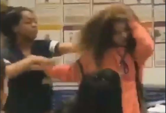 Niña venezolana recibe brutal golpiza en escuela de Miami (Video)