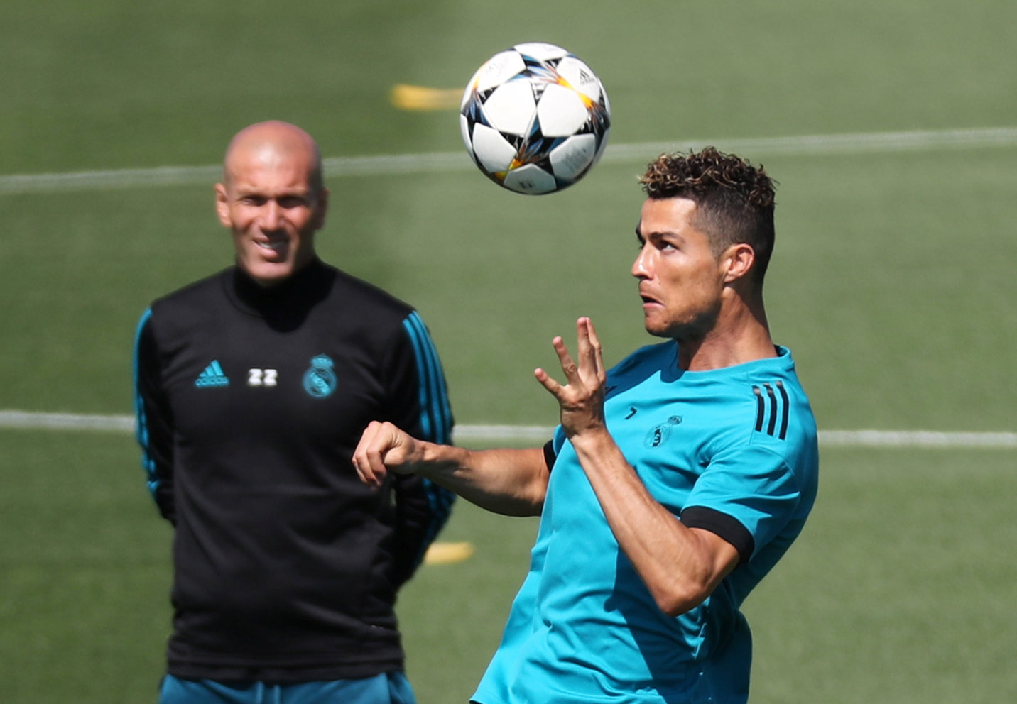 Cristiano Ronaldo frente a Salah, el aprendiz de Balón de Oro