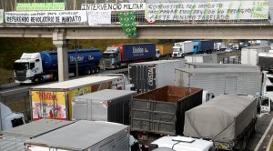 Llega el desabastecimiento a Brasil tras larga huelga de camioneros (Fotos)