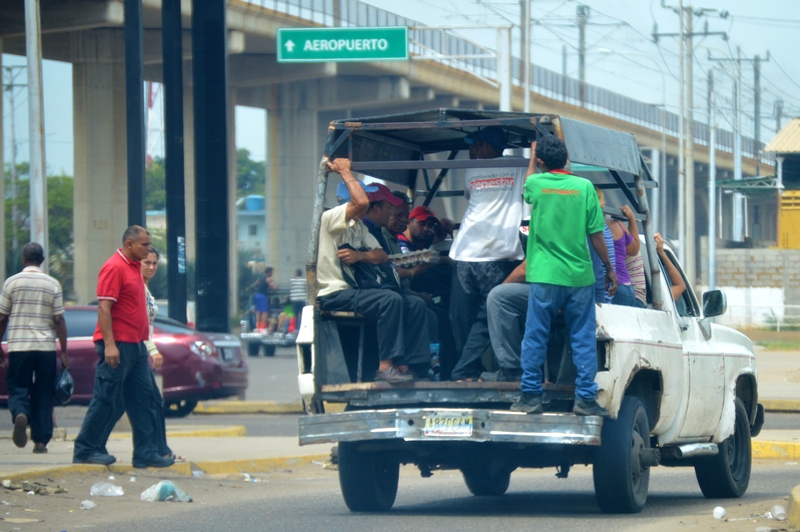 Unas 14 rutas de transporte público dejaron de funcionar en Zulia