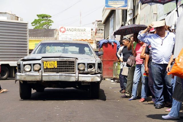 La situación ha provocado que cada vez más personas deban caminar largas distancias para llegar a sus destinos | Foto: Radio Fe y Alegría Noticias