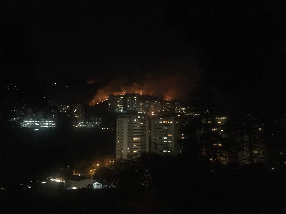 Reportan incendio forestal en Manzanares (Fotos)