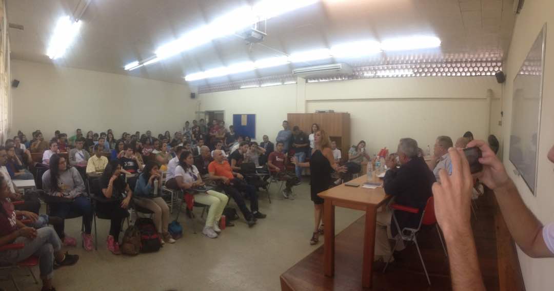 Estudiantes de la UCV protagonistas del debate de cara al 20 de mayo