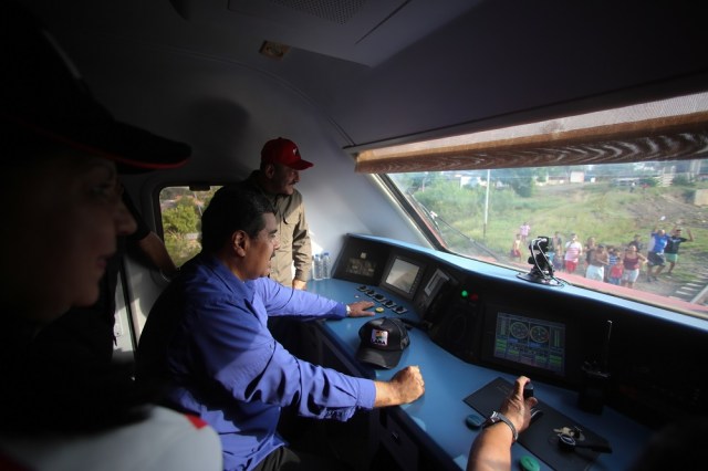 Nicolás Maduro en la cabina de un tren en el Estado Lara el 14 de Mayo de 2018 / Foto AVN