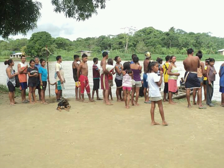 En Delta Amacuro, Waraos se curan el vómito y diarreas con medicamentos para ganado