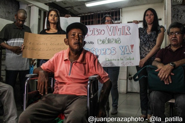 Pacientes renales piden insumos médicos para las diálisis // Foto Juan Peraza - LaPatilla.com