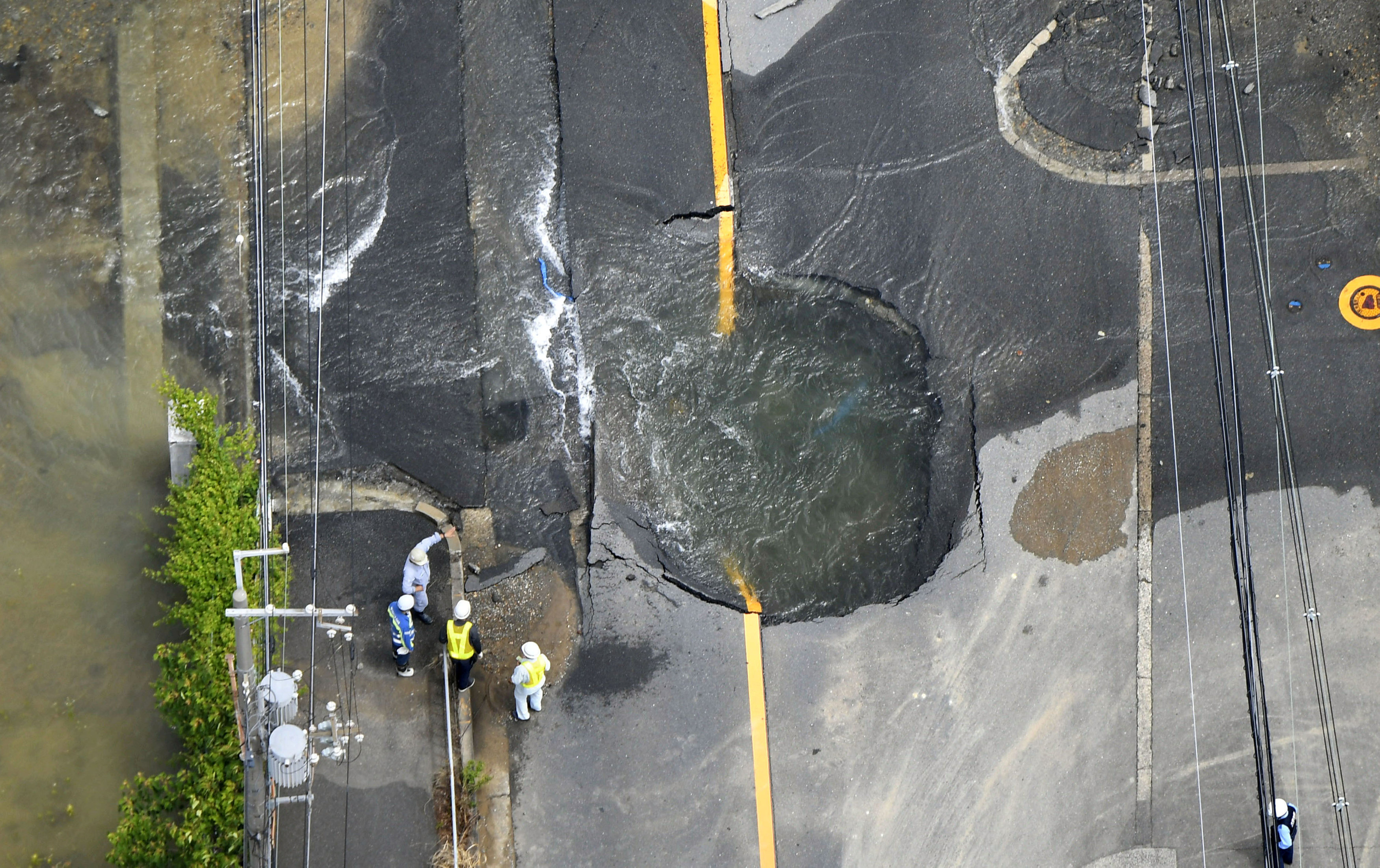 Así quedaron las calles de Japón tras el fuerte terremoto (FOTOS)