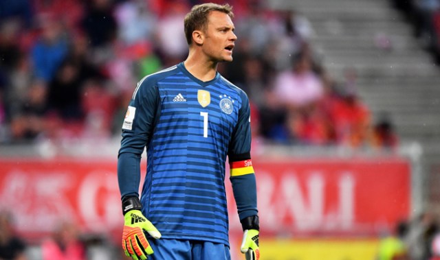 El portero Manuel Neuer vio minutos en la derrota de Alemania EFE/EPA/SASCHA STEINBACH