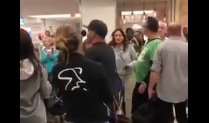 Venezolanos protestan en el aeropuerto de Miami #10Jun (video)