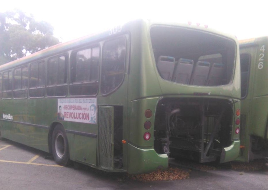 Metro de Caracas, cementerio de trenes y autobuses