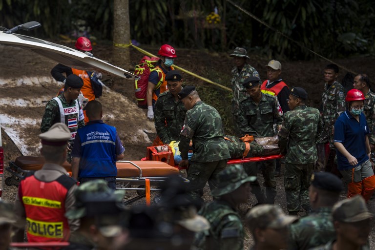 Los niños atrapados en una cueva de Tailandia, están en buena salud