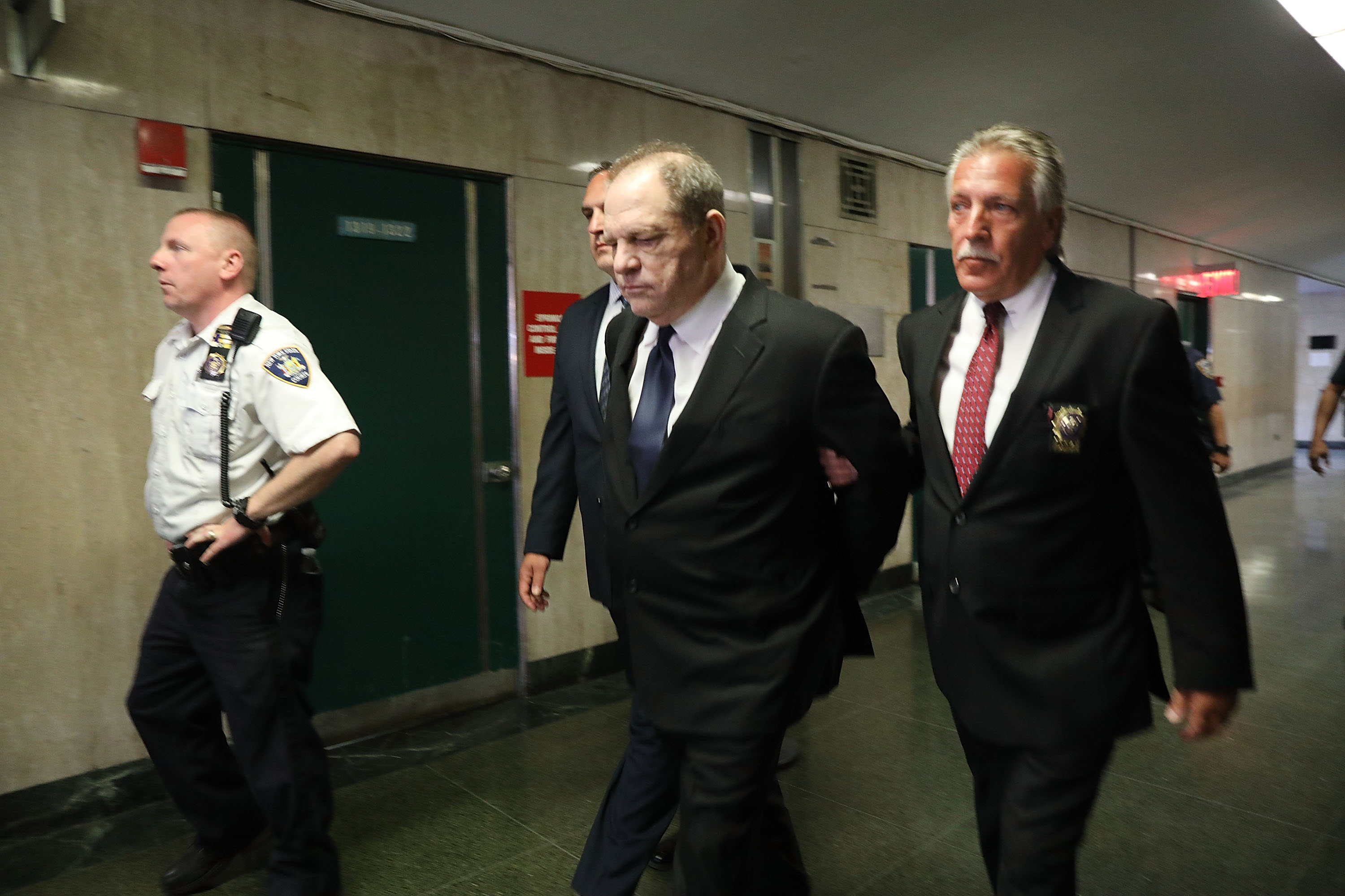 Harvey Weinstein entra en el tribunal de Manhattan para enfrentarse a nuevos cargos