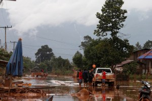El agua de la represa que se derrumbó en Laos inunda ahora la vecina Camboya
