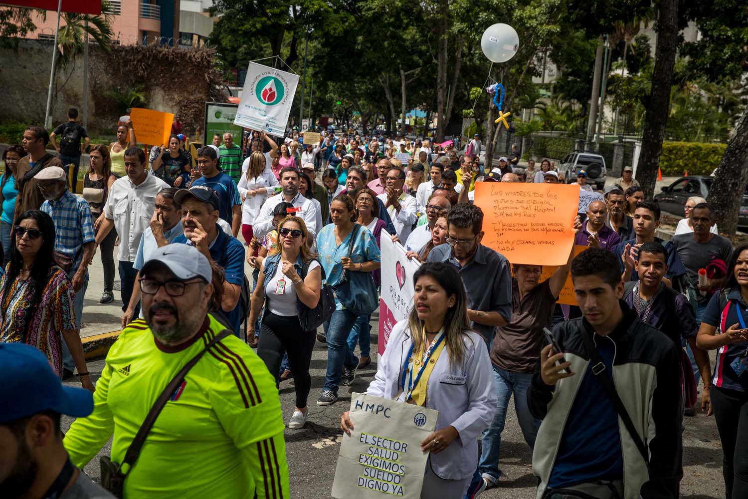 Enfermeras y médicos entregaron documento a representantes de la OPS (Fotos)