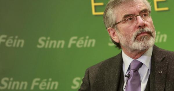 Lanzan artefacto explosivo a la casa del político norirlandés Gerry Adams