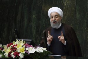 Irán derrotará con orgullo las sanciones ilegales de EEUU, asegura Rohaní