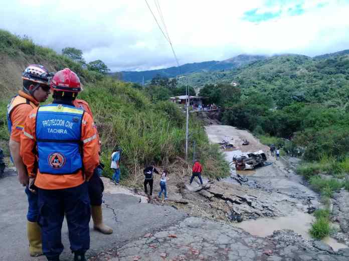 Autoridades estiman iniciar trabajos de recuperación de la vía a Rubio en 21 días