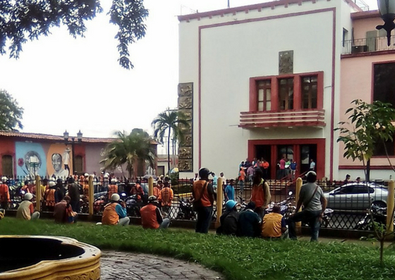 Transportistas protestan frente a la Gobernación de Portuguesa #25Jul (foto)