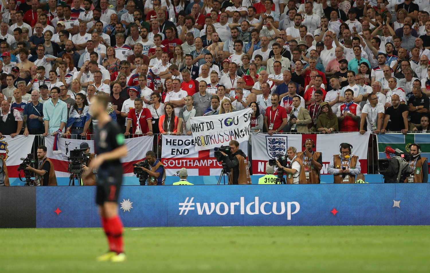 ¡Su majestad satánica! Esta leyenda del rock animó a la selección de Inglaterra en Rusia (VIDEO)