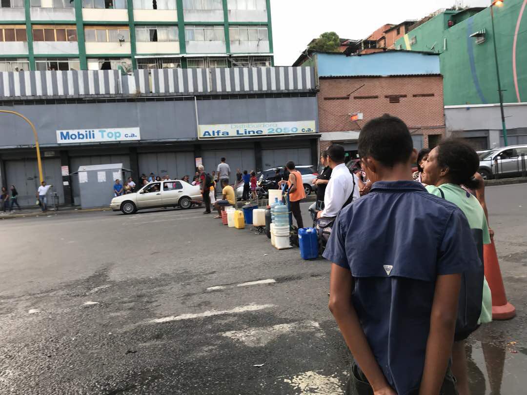 Vecinos de San Martín protestaron por falta de agua #31Jul (fotos y videos)