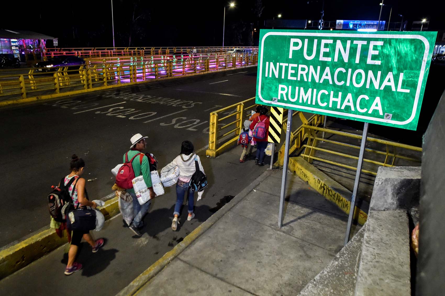 Comunidad internacional ofrece ayuda económica a Ecuador para atender a venezolanos