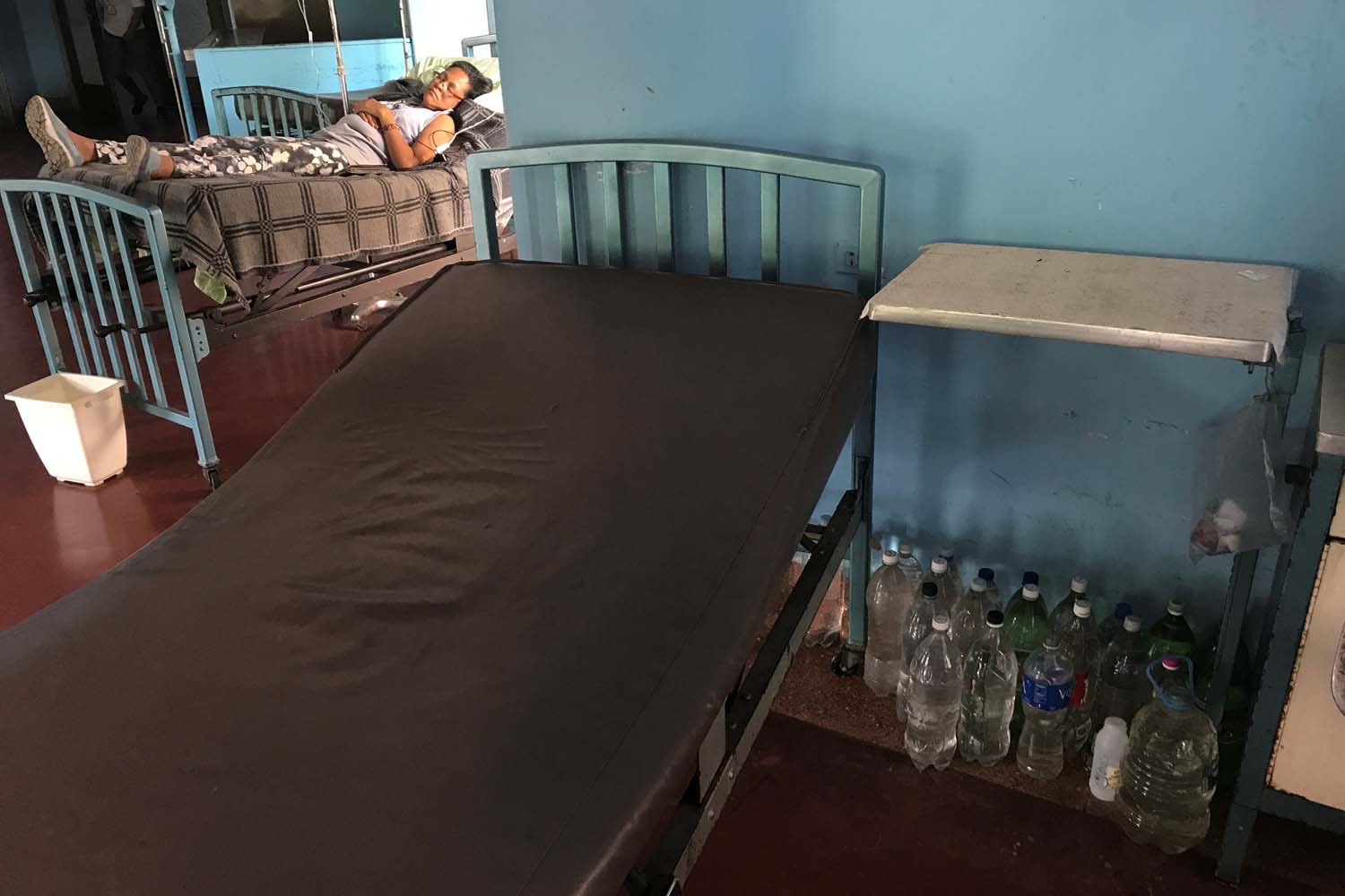 Tampoco hay agua: La batalla de médicos y pacientes por mantener la higiene en hospitales de Venezuela (fotos)