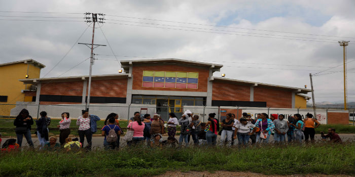 Familiares de presos de la cárcel de Fénix Lara son humilladas y castigadas en su visita