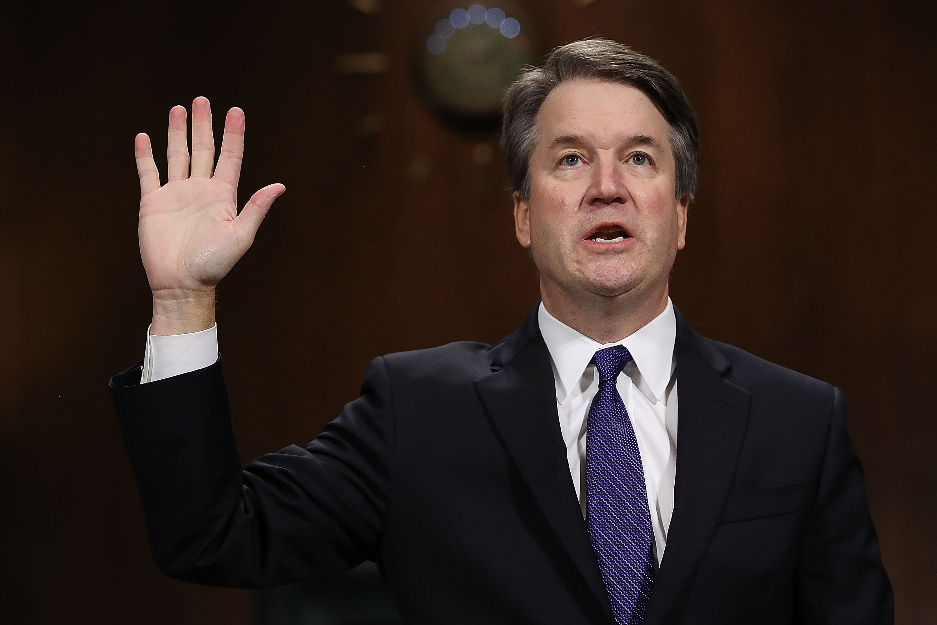 Dos senadores clave de EEUU afirman que votarán a favor del juez Kavanaugh