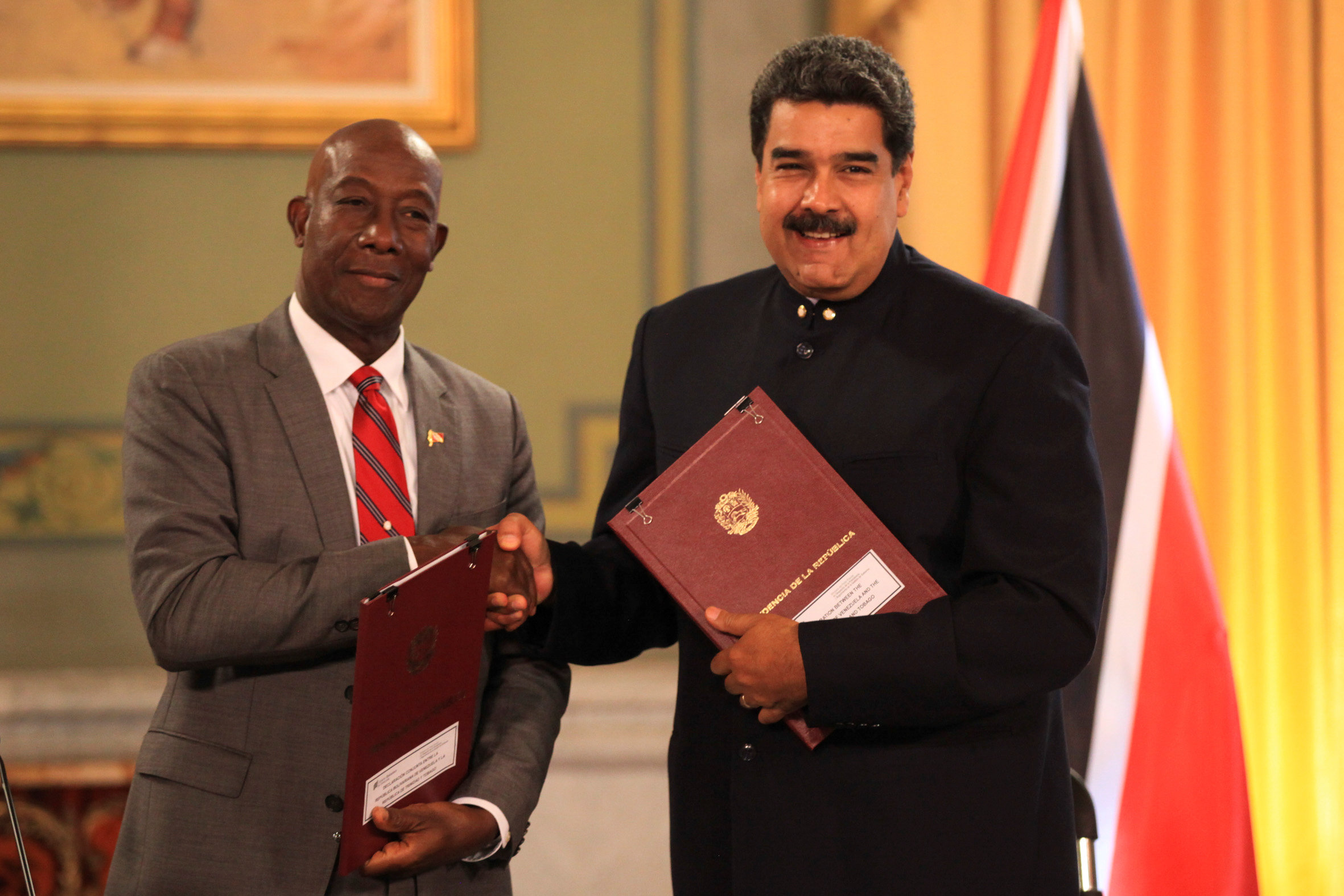 Primer ministro de Trinidad y Tobago dice que esa nación no se puede convertir en campo de refugio para venezolanos 