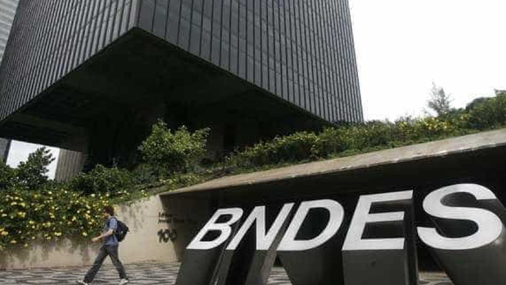 Banco de fomento brasileño dice que no debió dar préstamos a Cuba y Venezuela