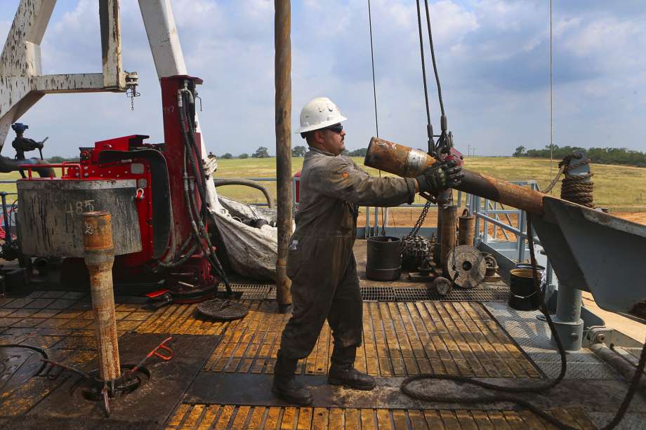 El petróleo cae un 5% en Nueva York por el temor a la variante ómicron