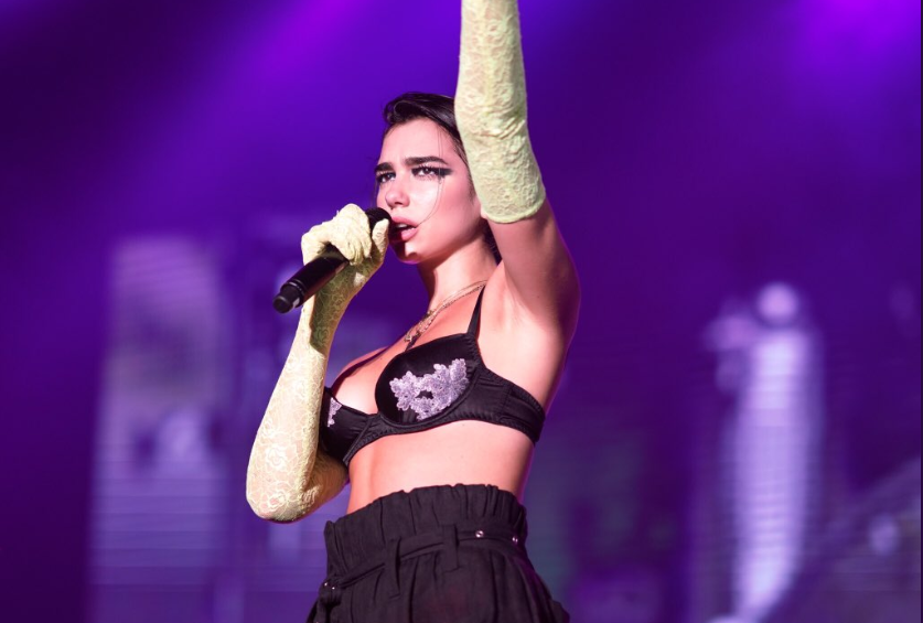 ¡Exquisita! La foto marcada de Dua Lipa que confirma que NO le gusta usar sostén